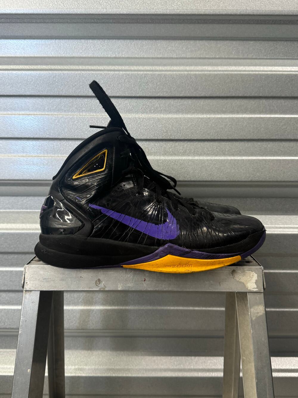 Nike Hyperdunk 2010 'Varsity Purple Del Sol' LA Lakers Basketball Shoes - 12US